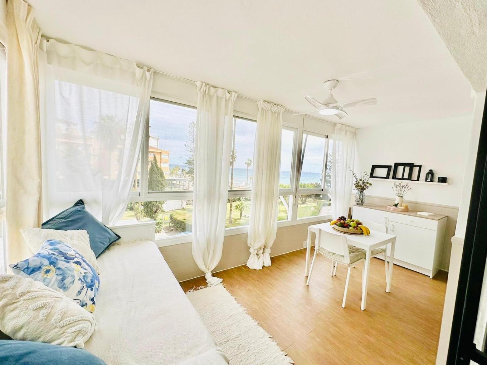 Estudio Pepa Luna Algarrobo Beach Малага Екстер'єр фото